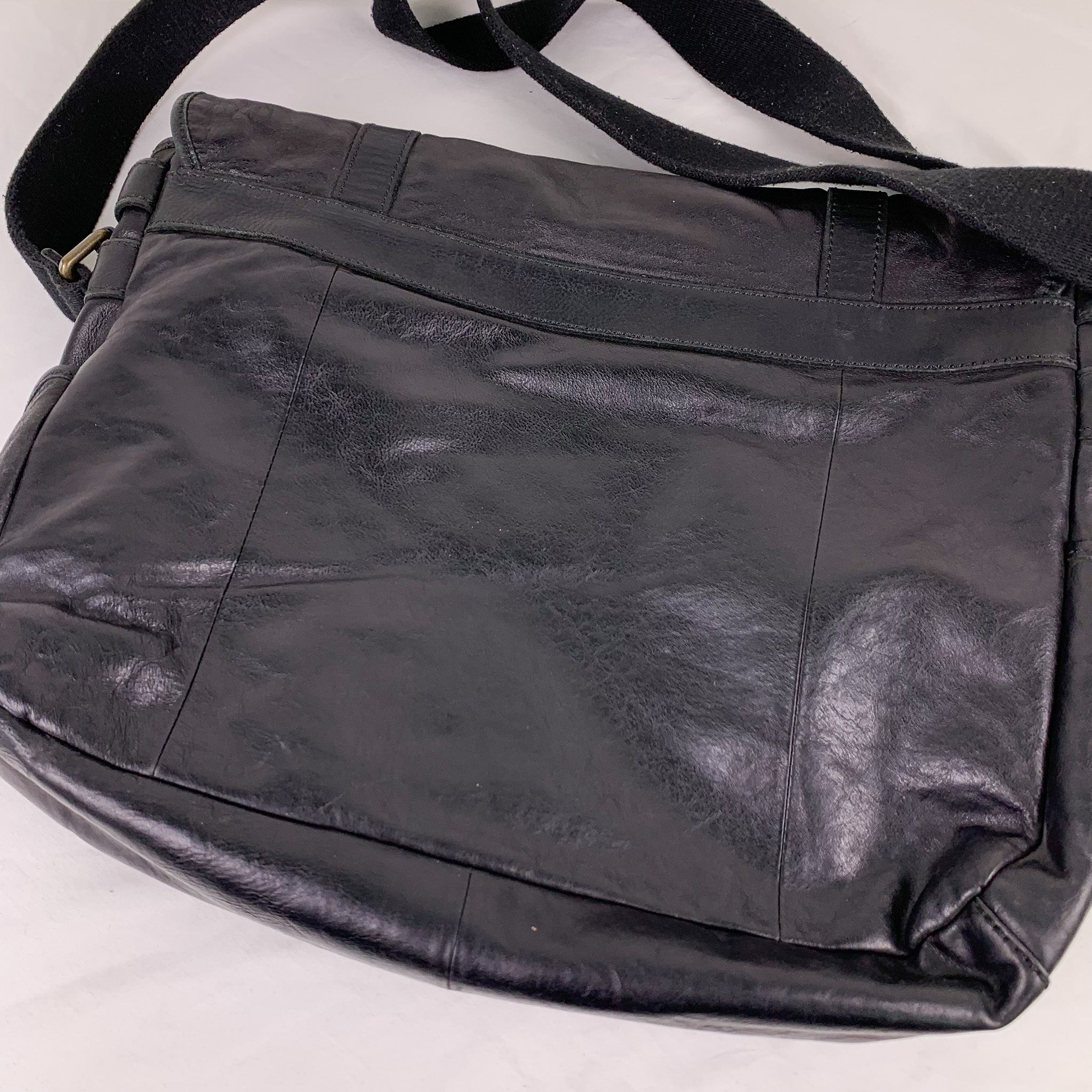Fossil Leather Buckner Messenger Bag – Double Take